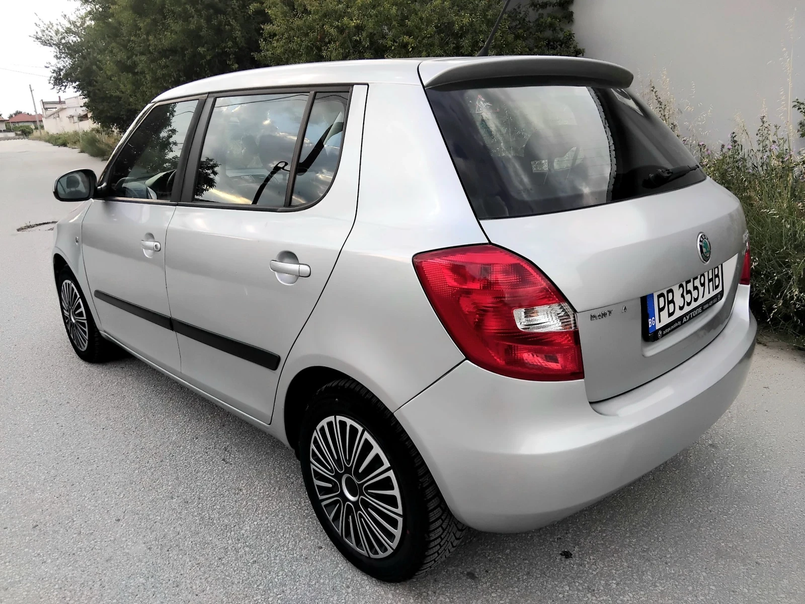 Skoda Fabia 1.2i.65k.ВЕРИГА+ КЛИМА + ГАЗОВ ИНЖЕКЦИОН , снимка 6 - Автомобили и джипове - 54806962