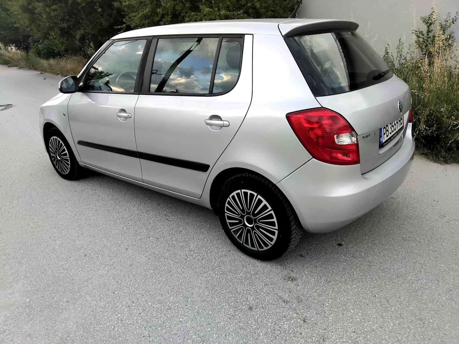 Skoda Fabia 1.2i.65k.ВЕРИГА+ КЛИМА + ГАЗОВ ИНЖЕКЦИОН , снимка 8 - Автомобили и джипове - 54806962