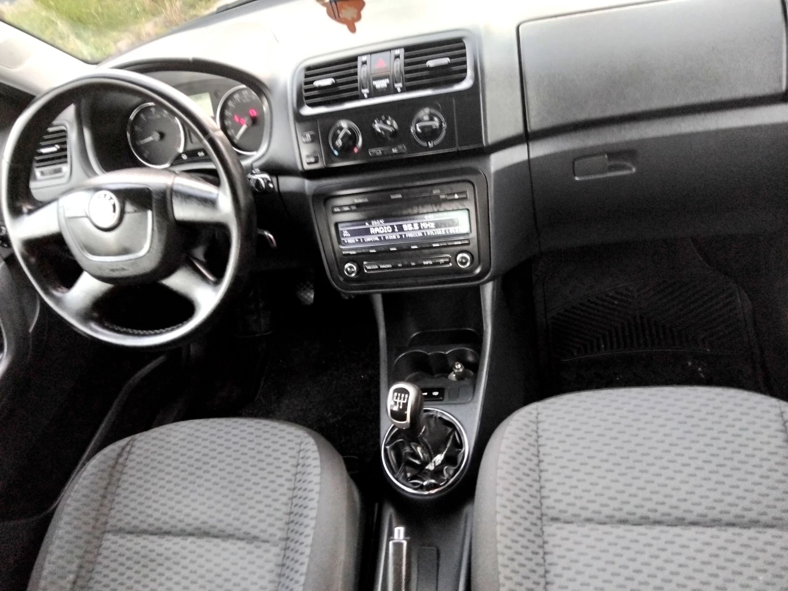 Skoda Fabia 1.2i.65k.ВЕРИГА+ КЛИМА + ГАЗОВ ИНЖЕКЦИОН , снимка 14 - Автомобили и джипове - 54806962