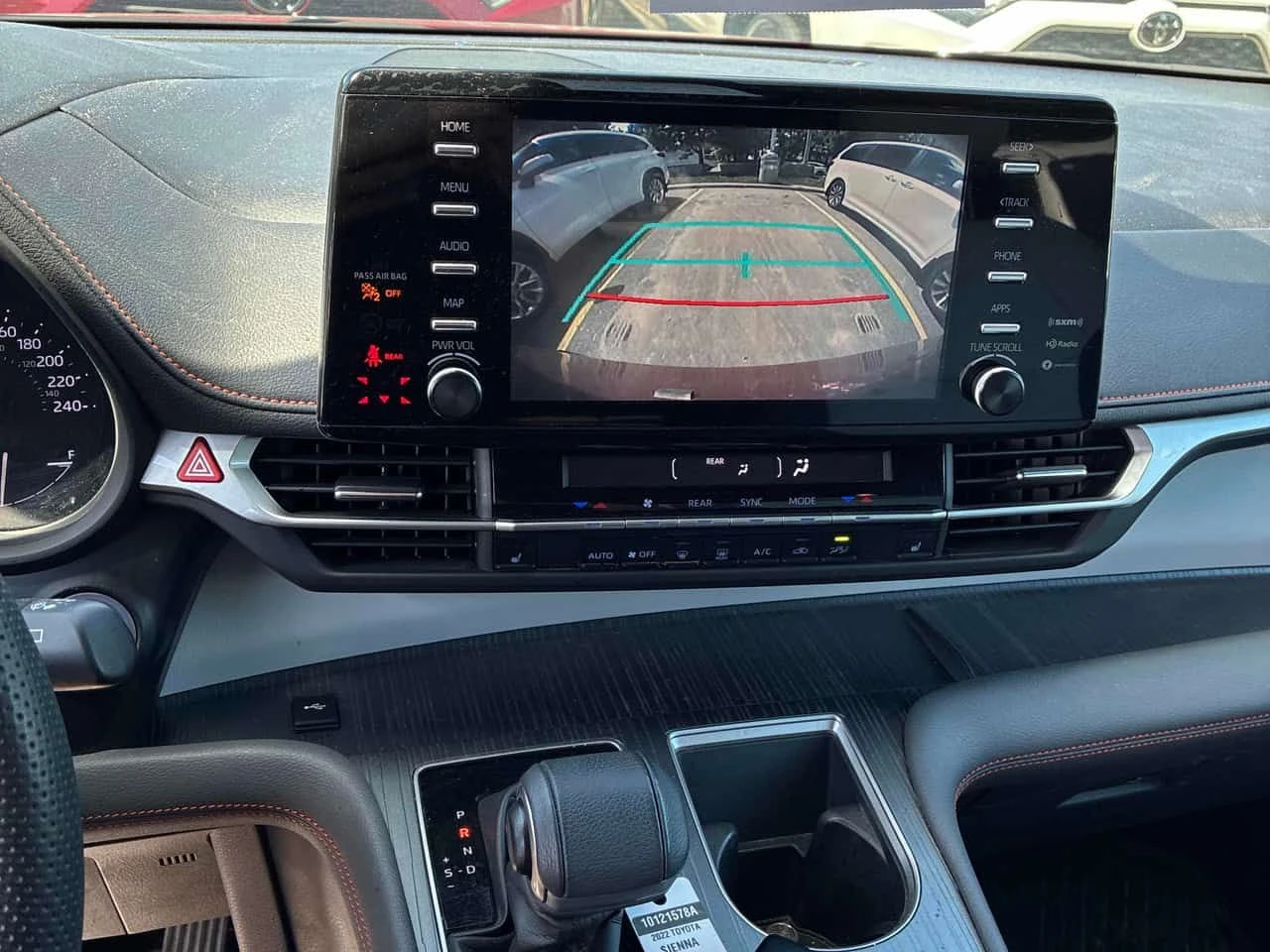 Toyota Sienna * AWD * CARFAX * ОТ ПРЕДСТАВИТЕЛСТВО, снимка 9 - Автомобили и джипове - 54938975