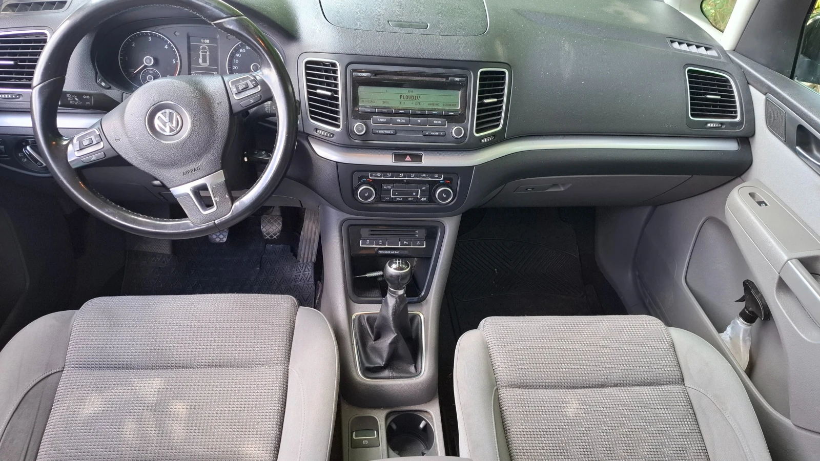 VW Sharan 2.0 TDI, снимка 9 - Автомобили и джипове - 54956199