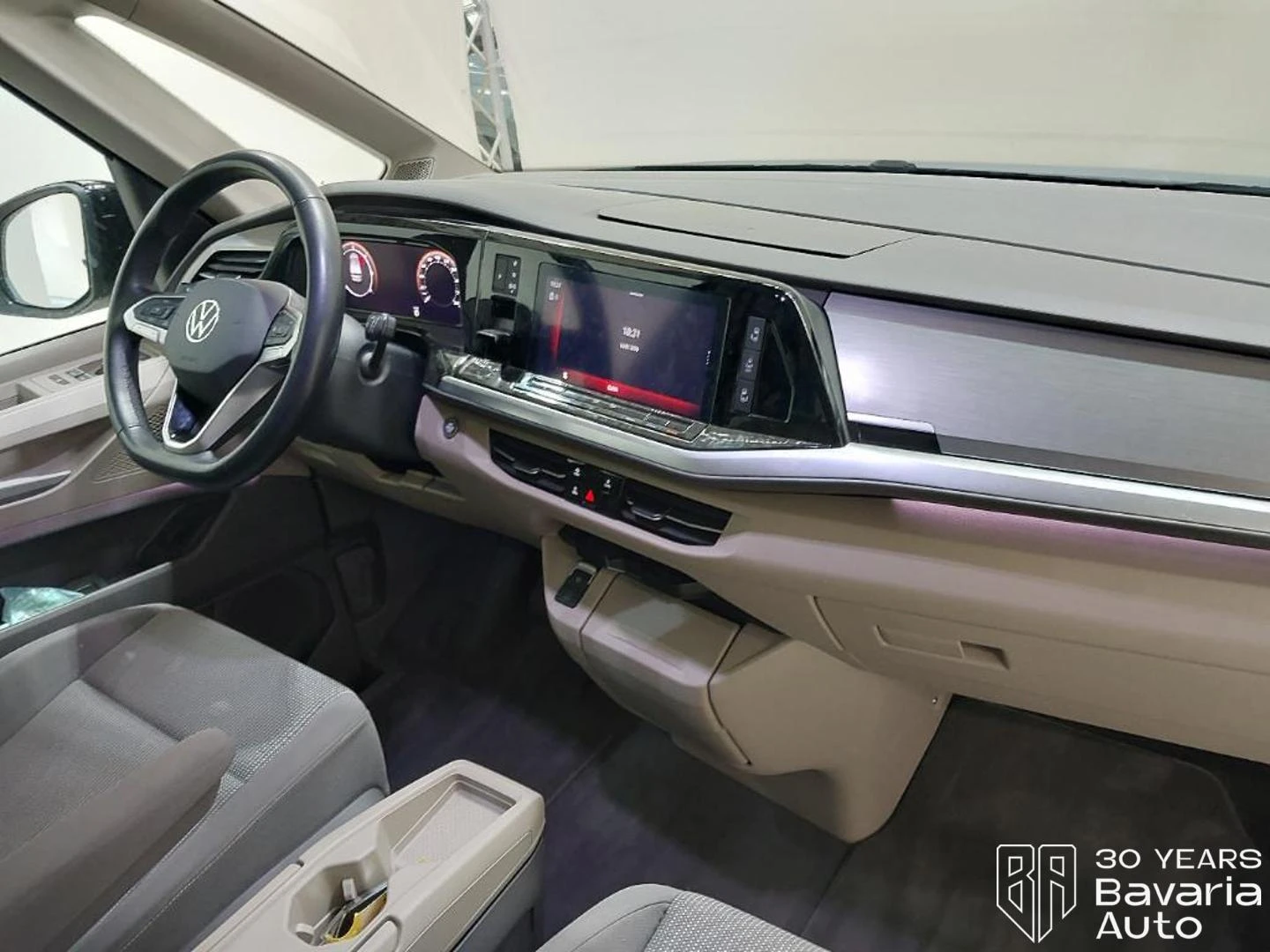VW Multivan Edition long DSG Easy Open Basic, снимка 7 - Автомобили и джипове - 55401367