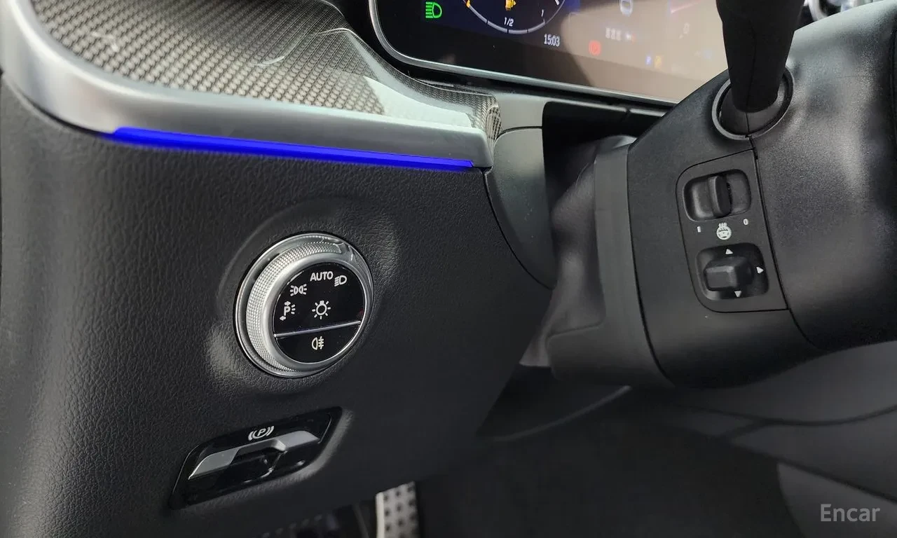 Mercedes-Benz C 300 AMG | DISTRONIC | 360 | HUD | ОБДУХ | ПАНОРАМА, снимка 15 - Автомобили и джипове - 55530911