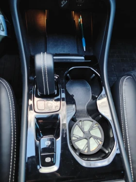 Volvo XC40   R- Design T 5 awd polestar 247 кс.25600 хил. км, снимка 6