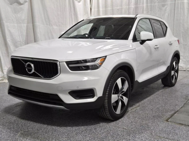 Volvo XC40 T5 Momentum/Adaptive Cruise/Keyless/Lane Departure, снимка 1 - Автомобили и джипове - 48825216