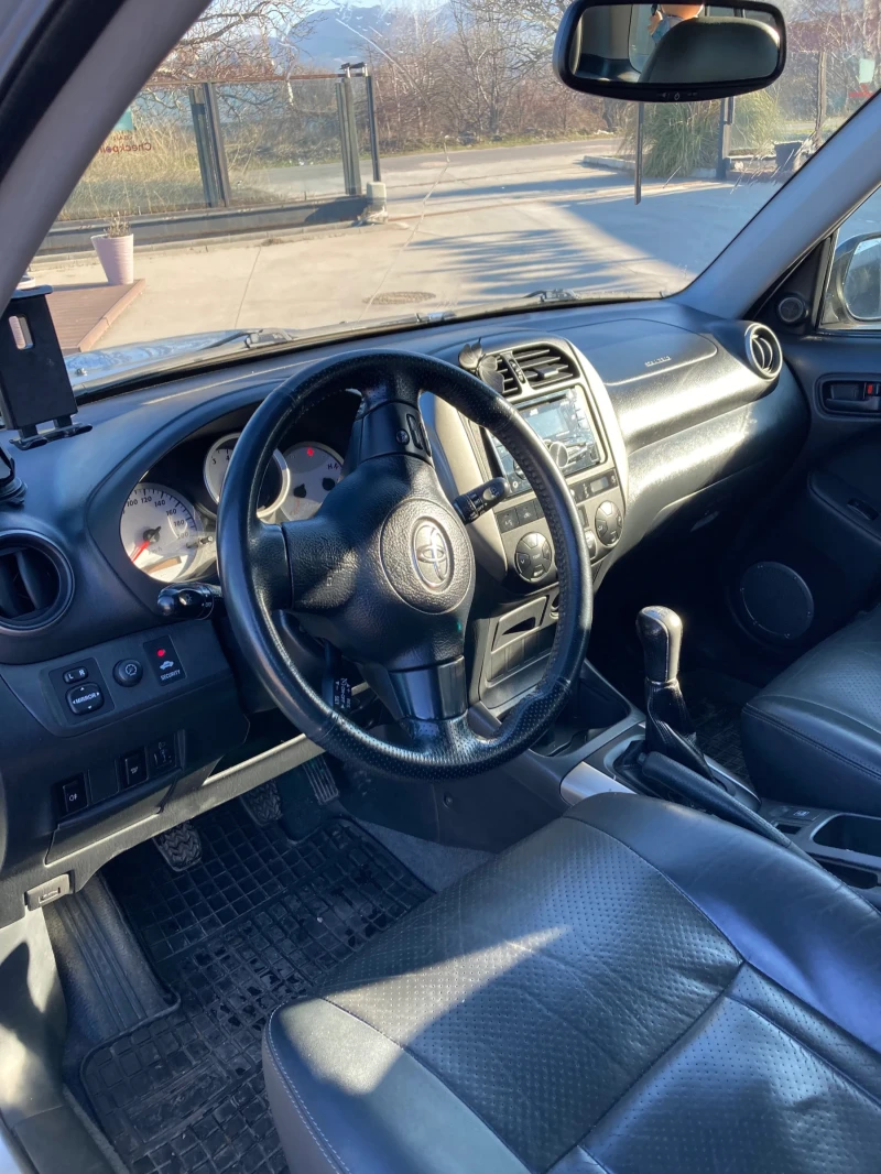 Toyota Rav4, снимка 7 - Автомобили и джипове - 49064691