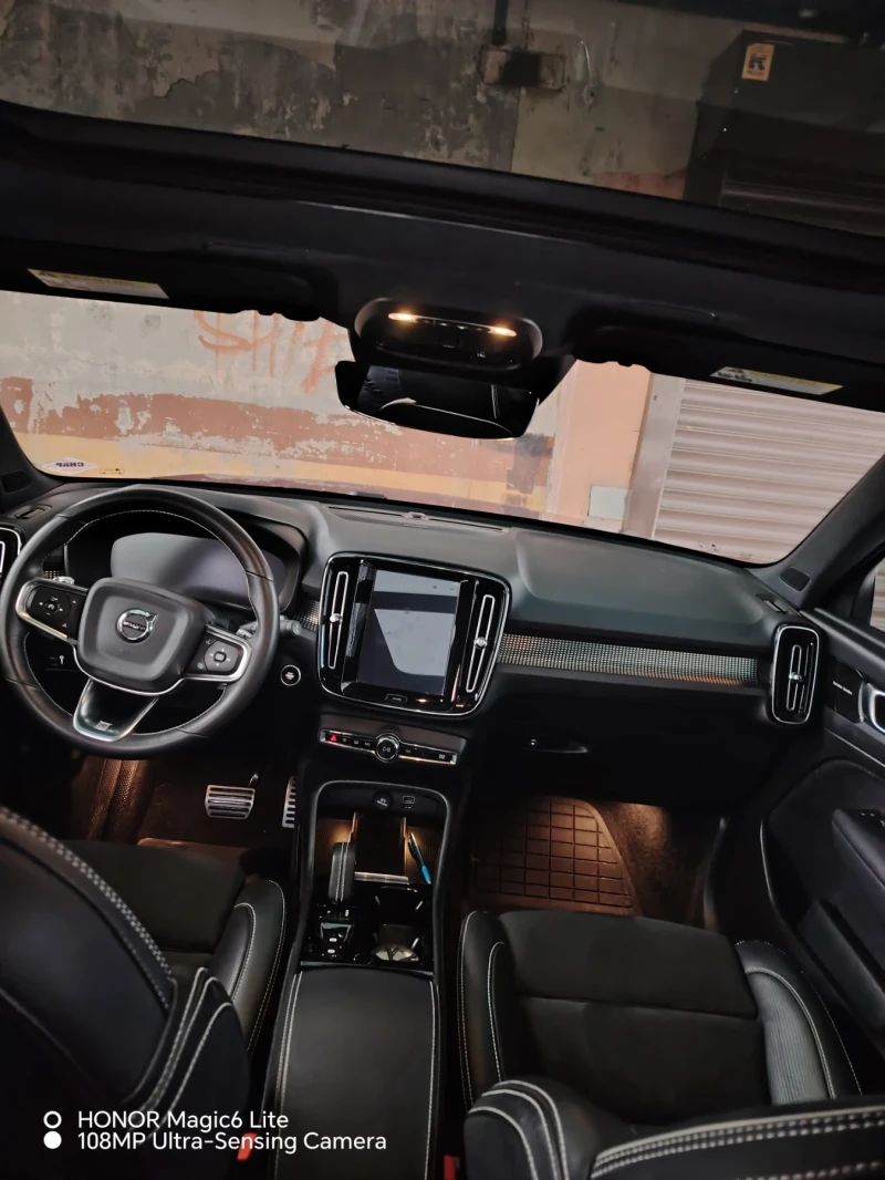 Volvo XC40, снимка 12 - Автомобили и джипове - 53023506