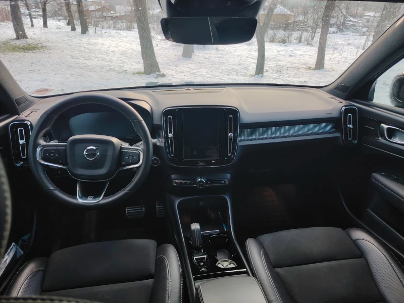 Volvo XC40, снимка 9 - Автомобили и джипове - 53023506