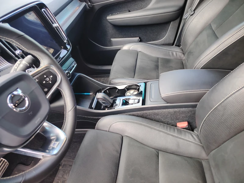 Volvo XC40, снимка 10 - Автомобили и джипове - 53023506