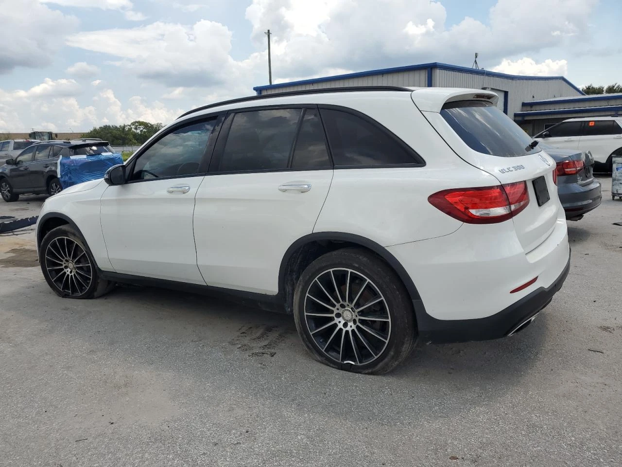 Mercedes-Benz GLC 300  - изображение 6