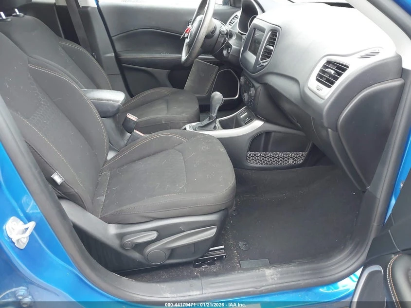 Jeep Compass 2.4l Sport Fwd, снимка 5 - Автомобили и джипове - 53964969