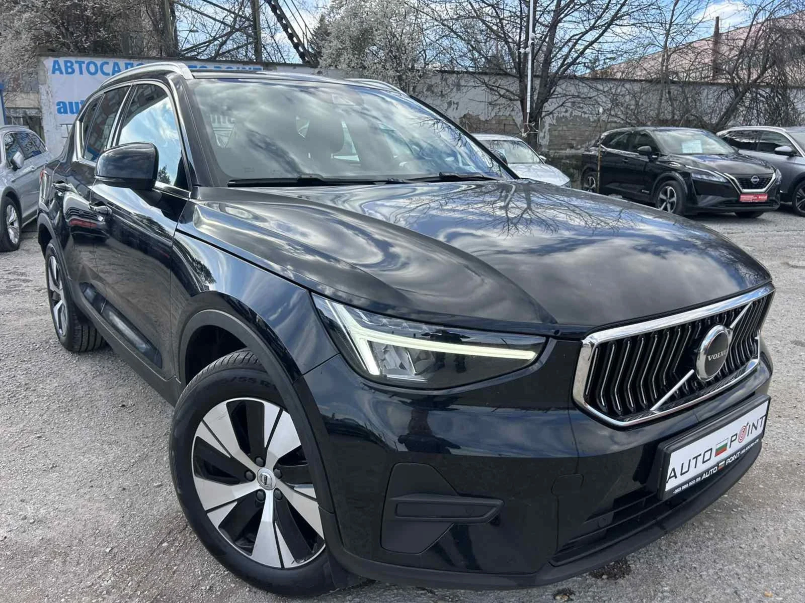 Volvo XC40 PLUG in Hybrid , снимка 3 - Автомобили и джипове - 54085973
