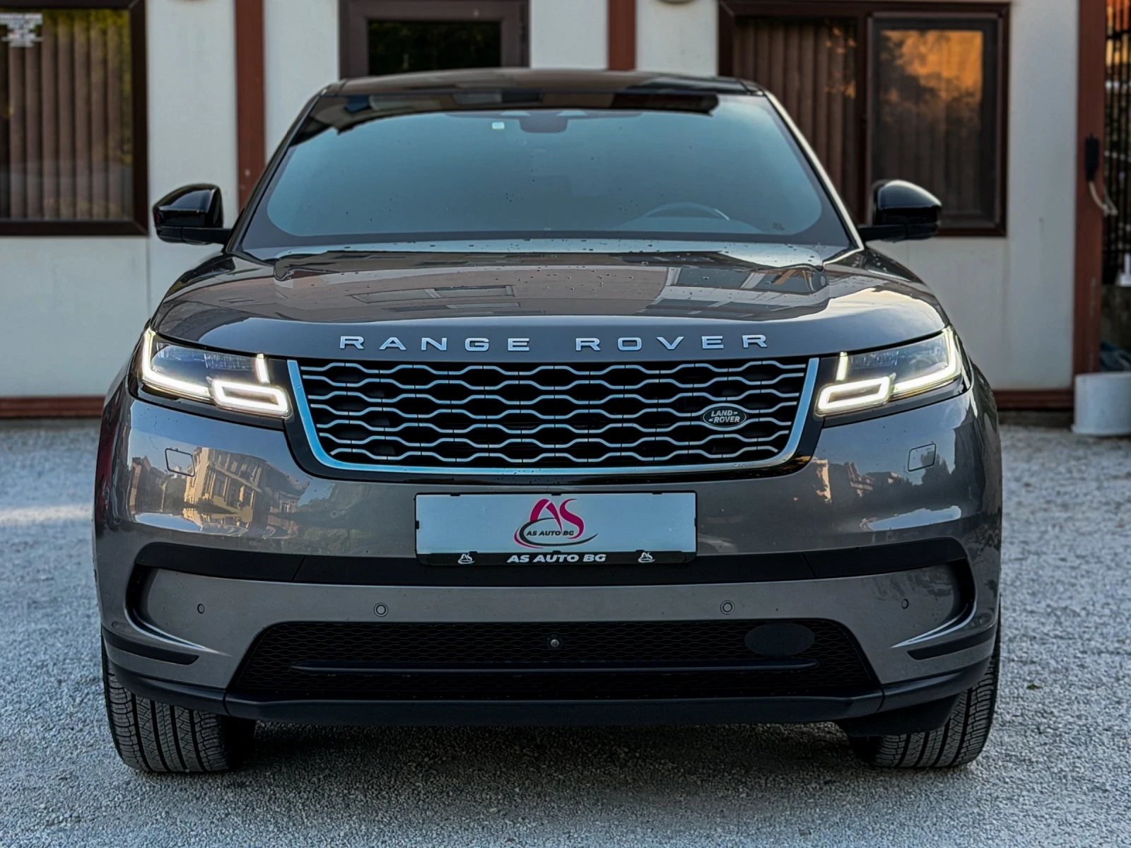 Land Rover Range Rover Velar 3.0D-MHEV* 8ZF* ACC* PANO* 360CAMERA* BLIND SPOTS, снимка 2 - Автомобили и джипове - 55878761