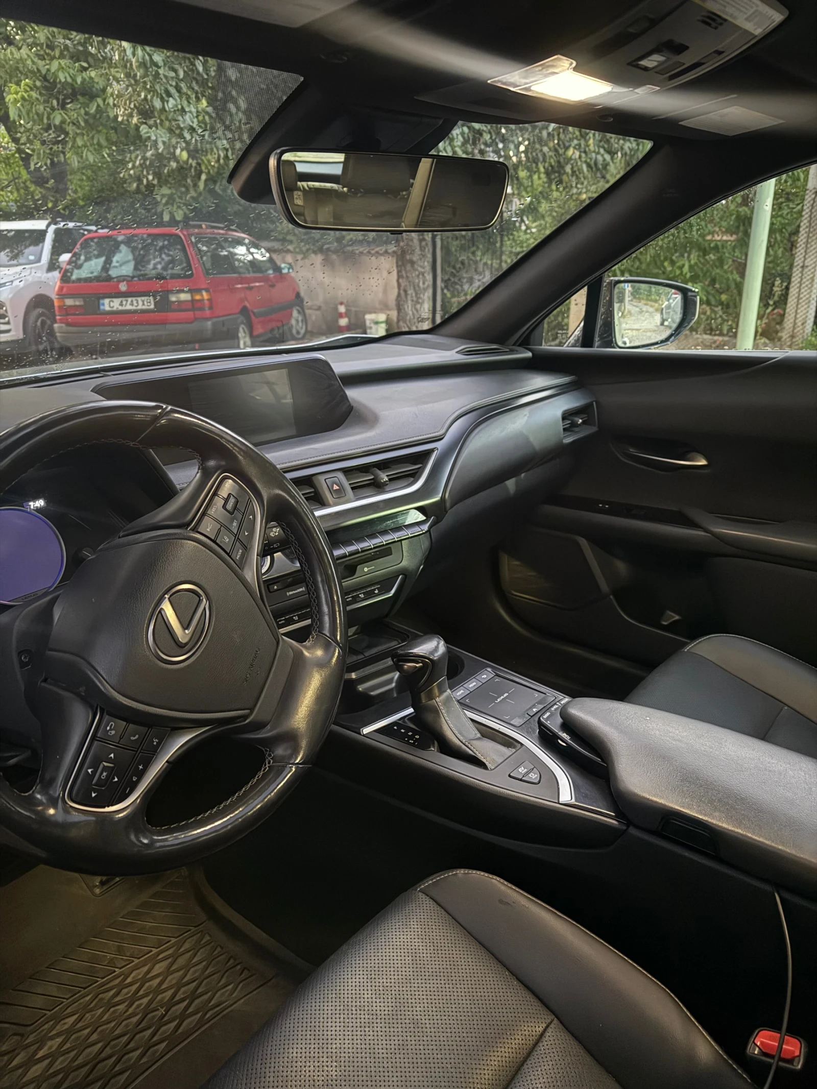 Lexus UX 250h, снимка 7 - Автомобили и джипове - 56073822