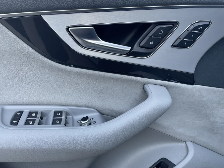 Audi SQ7 4.0 TDI ШВЕЙЦАРИЯ, снимка 14 - Автомобили и джипове - 56575509