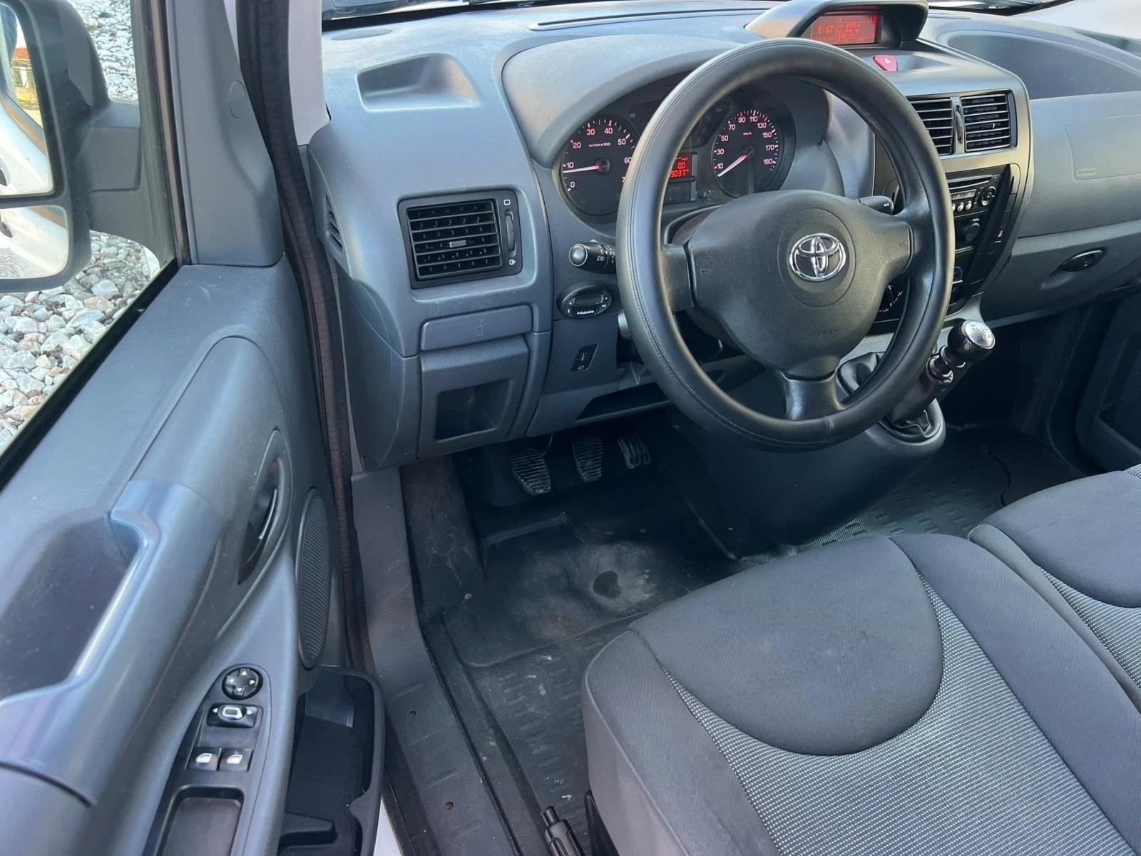 Toyota Proace 2.0d KLIMATIK/TOVAREN/6sk/PODGREV/UNIKAT | Mobile.bg � ����������� 9