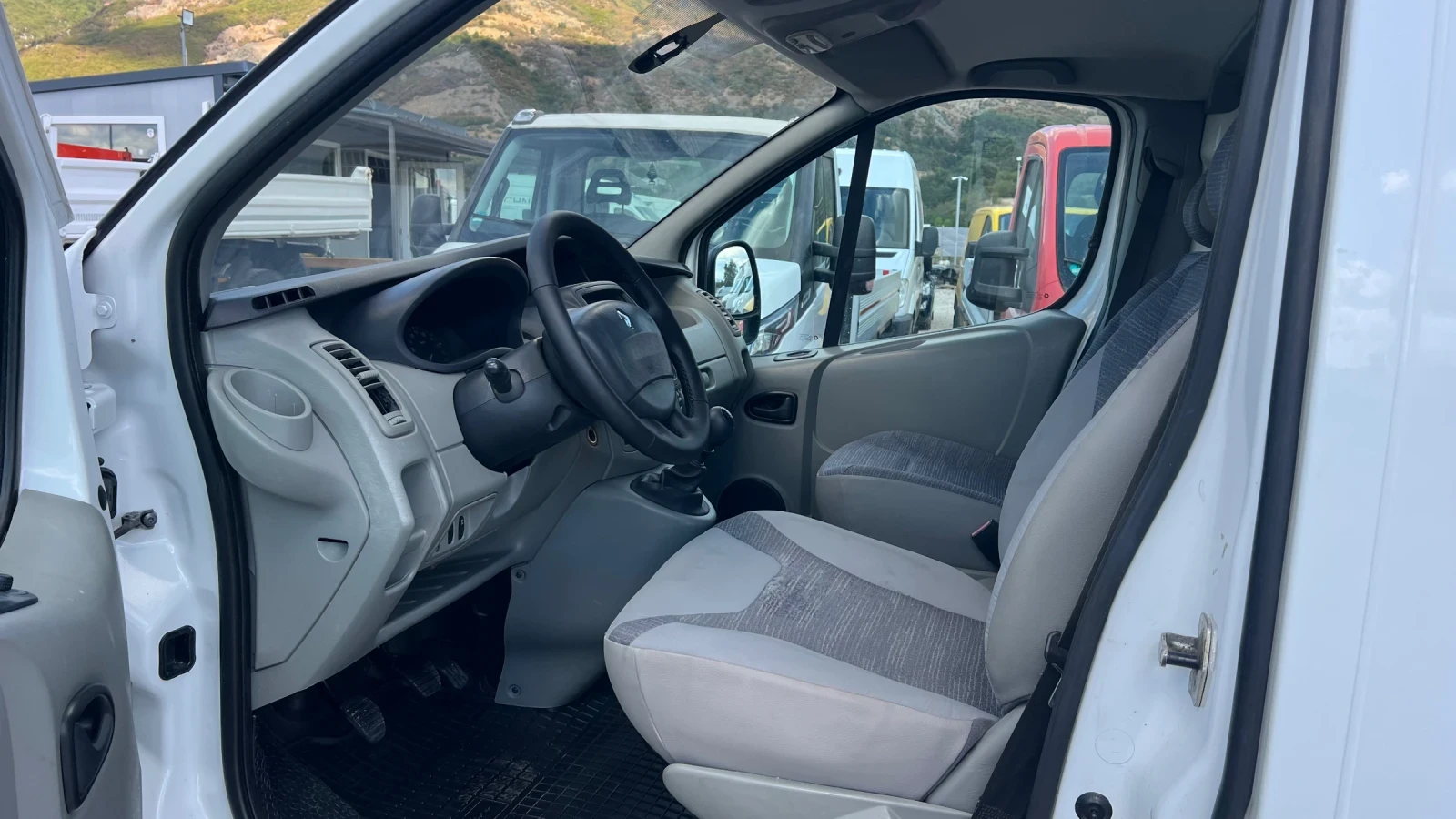 Renault Trafic 2.0 115 ���� 5 ����� | Mobile.bg � ����������� 7