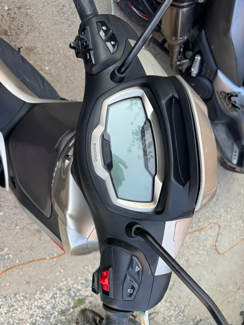 Piaggio Beverly 300 HPE, снимка 6 - Мотоциклети и мототехника - 52853825