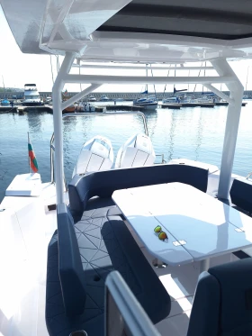 Моторна яхта Axopar 29 SUN TOP, снимка 8 - Воден транспорт - 53152387