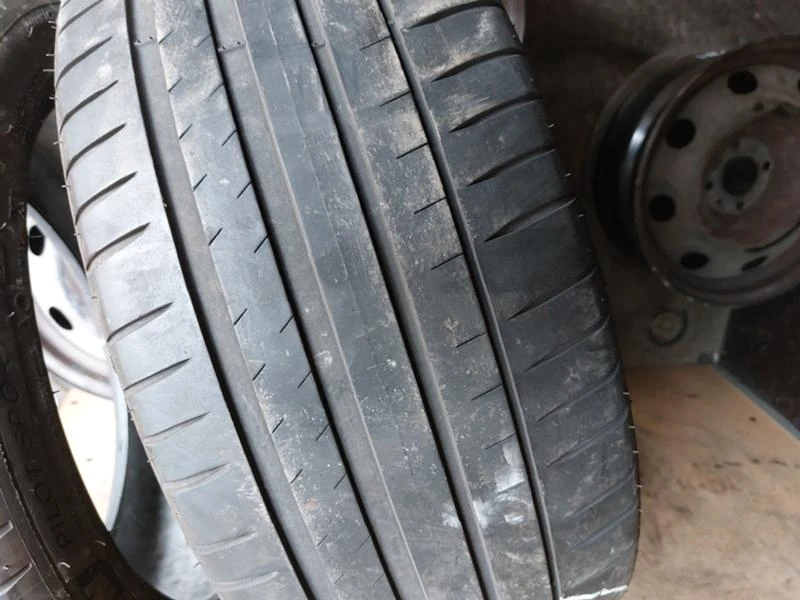 Гуми Летни 245/40R18, снимка 4 - Гуми и джанти - 37108555