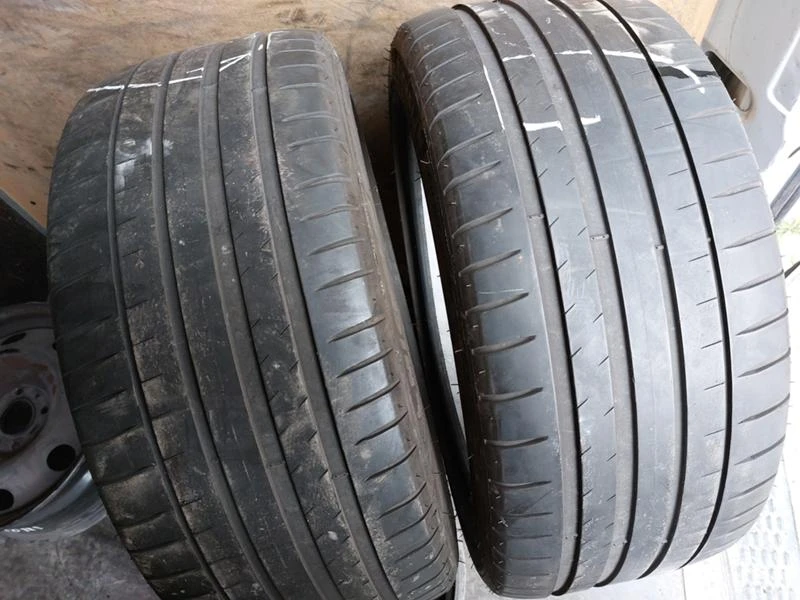 Гуми Летни 245/40R18, снимка 1 - Гуми и джанти - 37108555