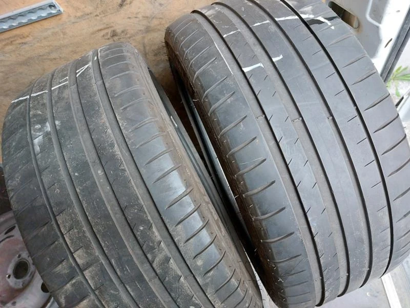 Гуми Летни 245/40R18, снимка 2 - Гуми и джанти - 37108555