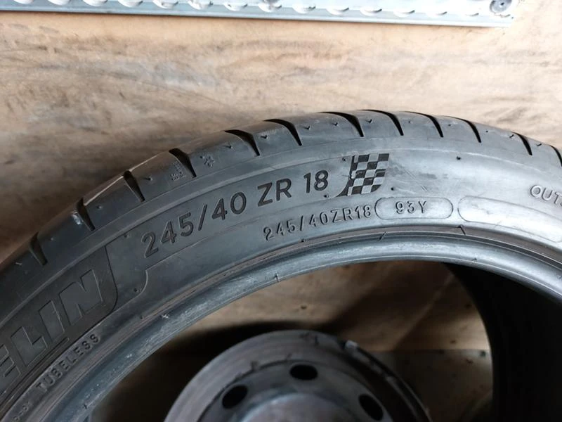 Гуми Летни 245/40R18, снимка 6 - Гуми и джанти - 37108555