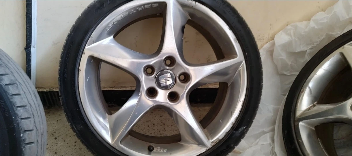 Гуми с джанти Hankook 225/40R18, снимка 2 - Гуми и джанти - 54102807