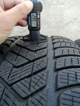 Гуми Зимни 255/60R18, снимка 8 - Гуми и джанти - 37697252