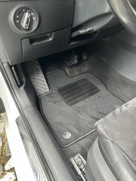 Skoda Superb 2.0 TDI, 126 000 km, снимка 14