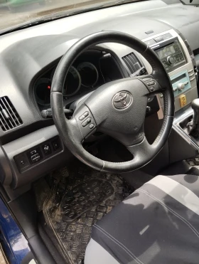 Toyota Corolla verso 2.2 136 - 5100 € / 9974.73 лв. - 77702318 11