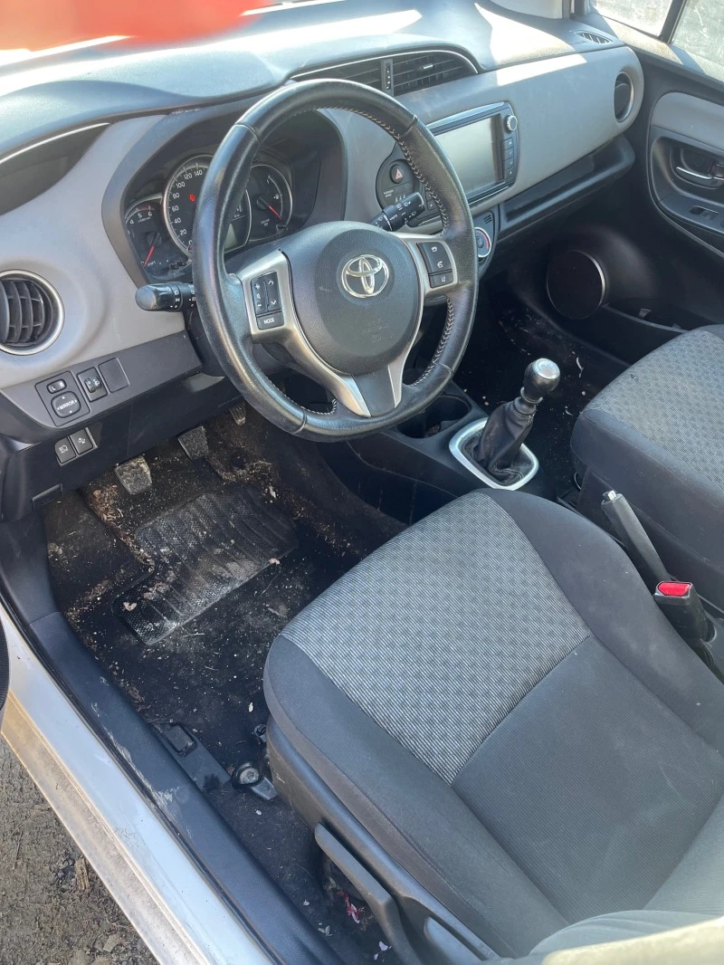 Toyota Yaris, снимка 2 - Автомобили и джипове - 47282659