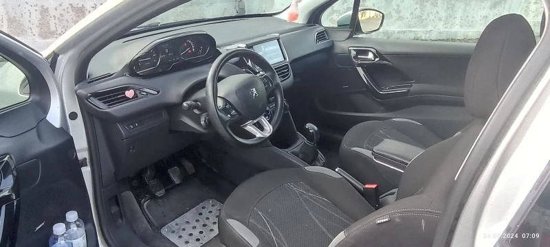 Peugeot 208 1.4 VTI 95кс  , снимка 3 - Автомобили и джипове - 45898493