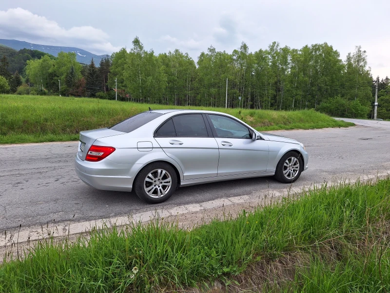 Mercedes-Benz C 200 Седан, снимка 4 - Автомобили и джипове - 48097677