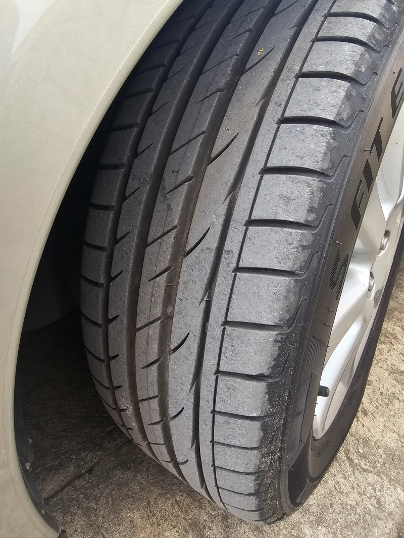 Toyota Avensis, снимка 12 - Автомобили и джипове - 51607180