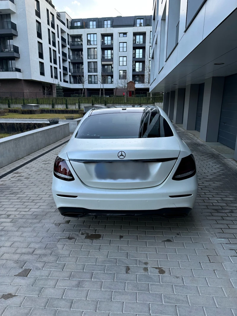 Mercedes-Benz E 300 4 Matic, снимка 4 - Автомобили и джипове - 52904234