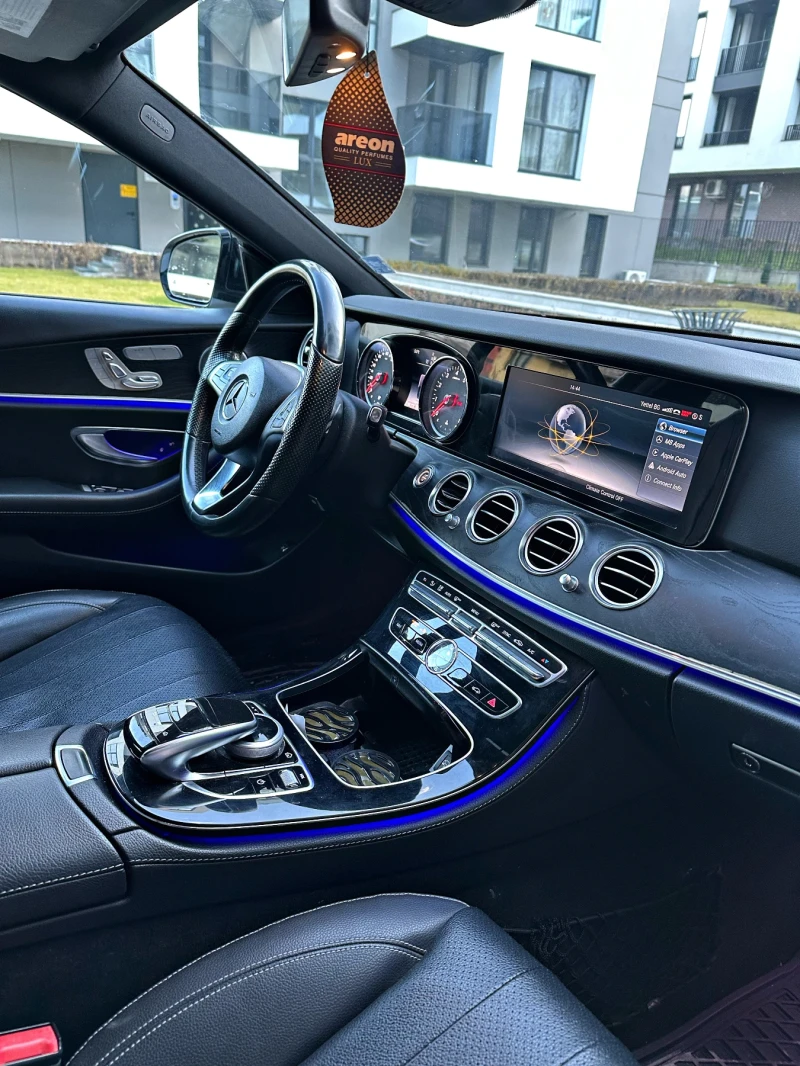 Mercedes-Benz E 300 4 Matic, снимка 6 - Автомобили и джипове - 52904234