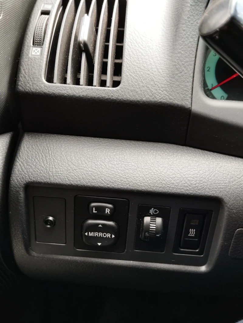 Toyota Corolla verso 2.2 136, снимка 10 - Автомобили и джипове - 53455898