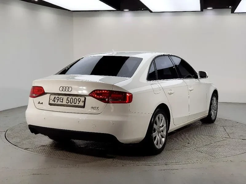 Audi A4 2.0 TFSI Quattro, снимка 4 - Автомобили и джипове - 54548631
