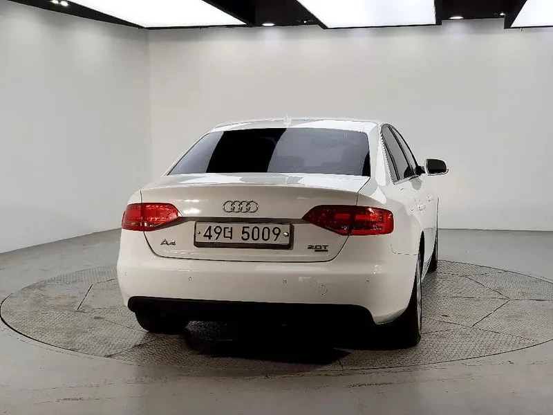 Audi A4 2.0 TFSI Quattro, снимка 3 - Автомобили и джипове - 54548631