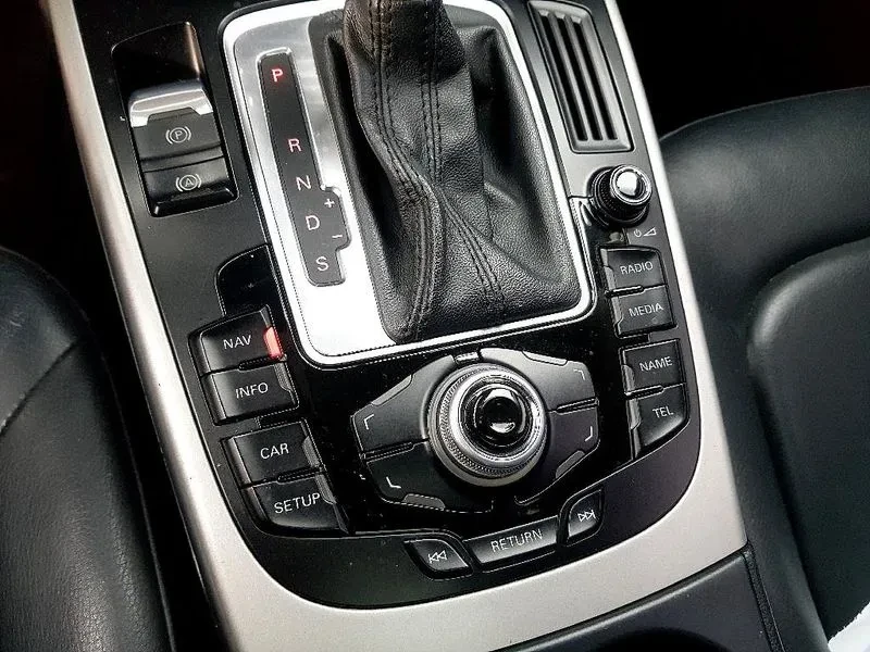 Audi A4 2.0 TFSI Quattro, снимка 13 - Автомобили и джипове - 54548631