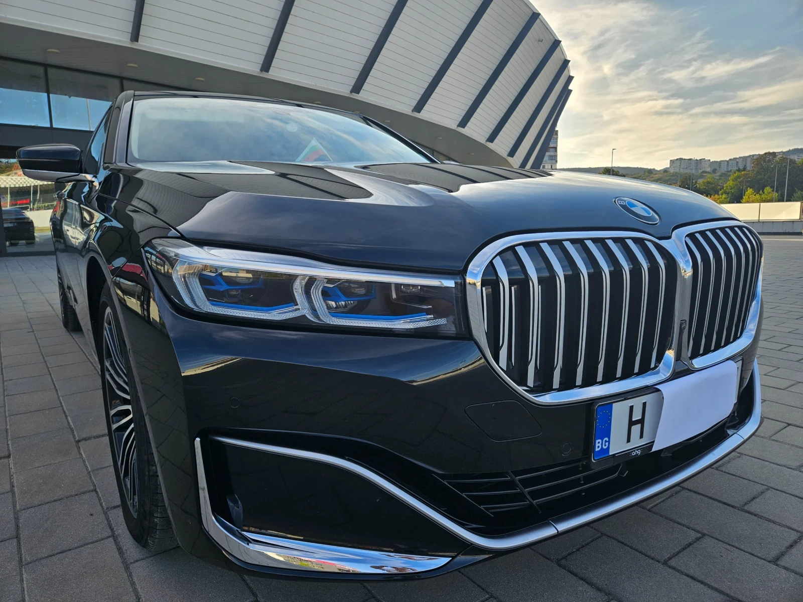 BMW 740 ЛИЗИНГ, ГАРАНЦИОННА, СЕРВИЗНА ИСТОРИЯ - изображение 3