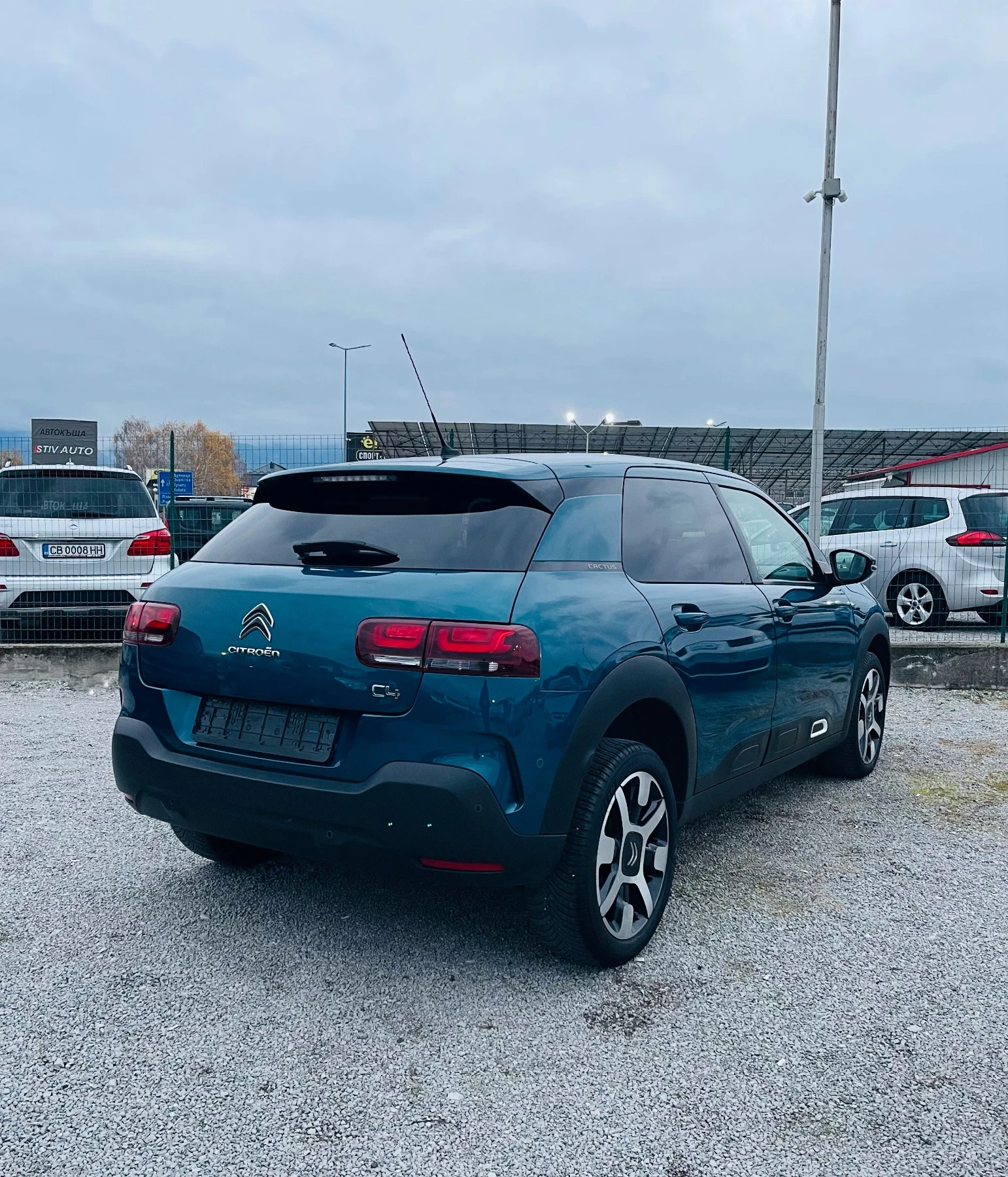 Citroen C4 Cactus 1.2 е-THP Shine АВТОМАТИК * Навигация* Камера - изображение 4