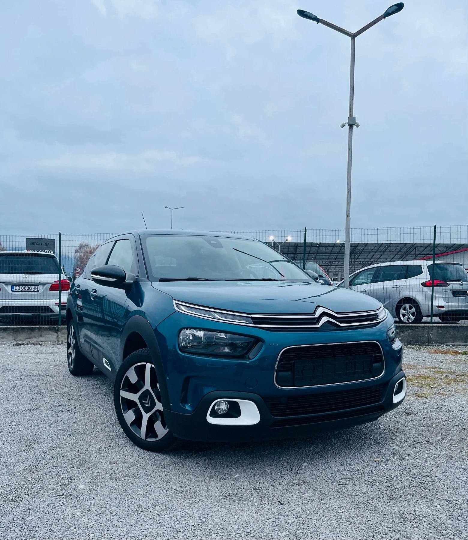 Citroen C4 Cactus 1.2 е-THP Shine АВТОМАТИК * Навигация* Камера - изображение 3