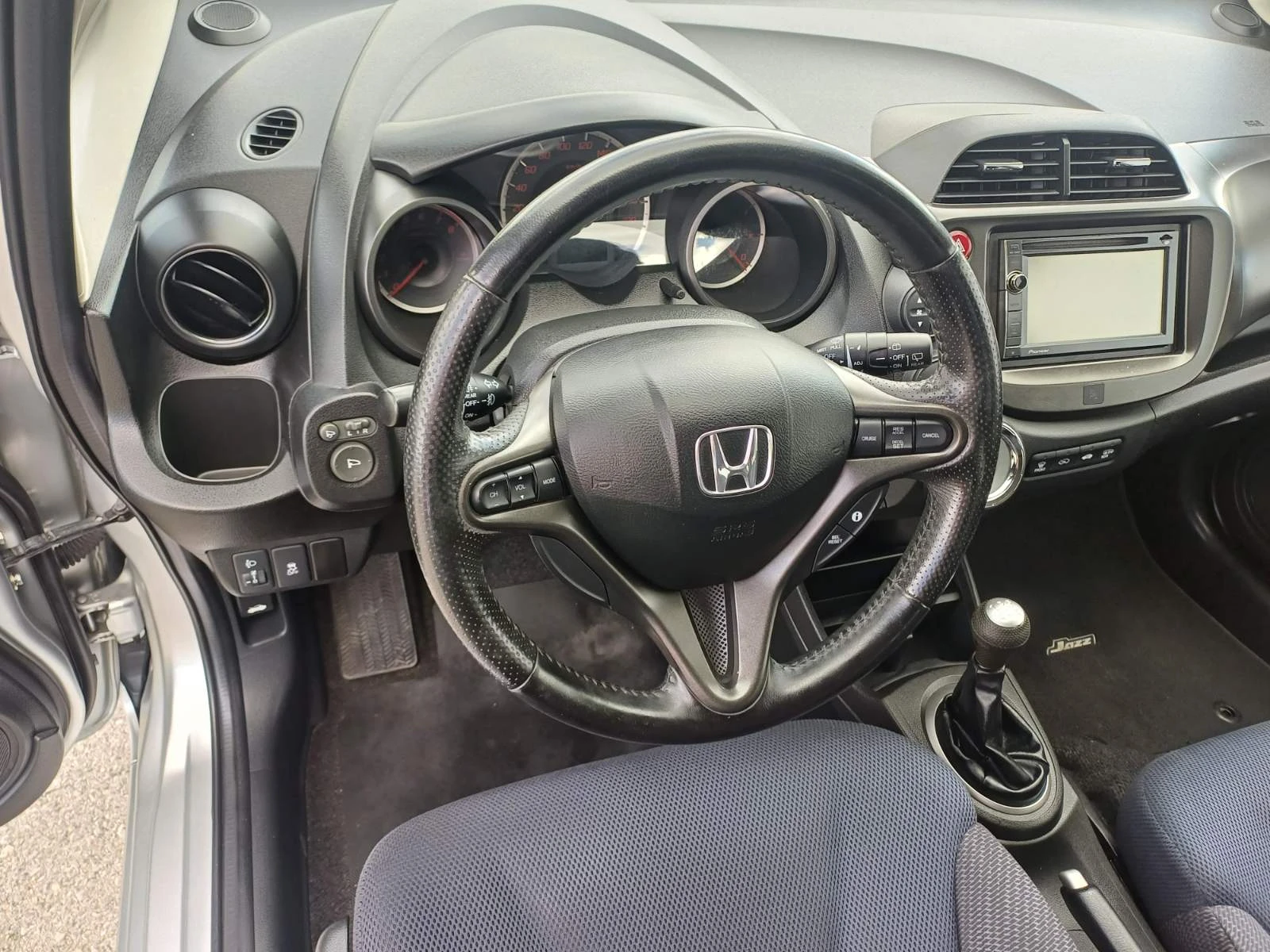Honda Jazz 1.4 Benzin 99k.s. - изображение 8
