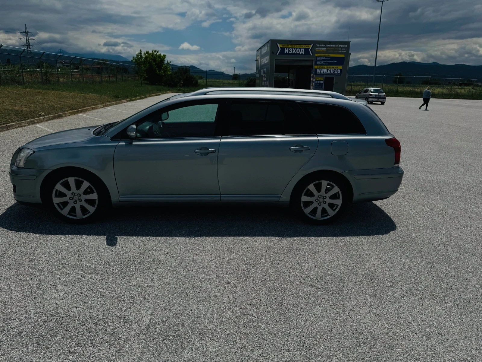 Toyota Avensis 2.0 D4D - изображение 2