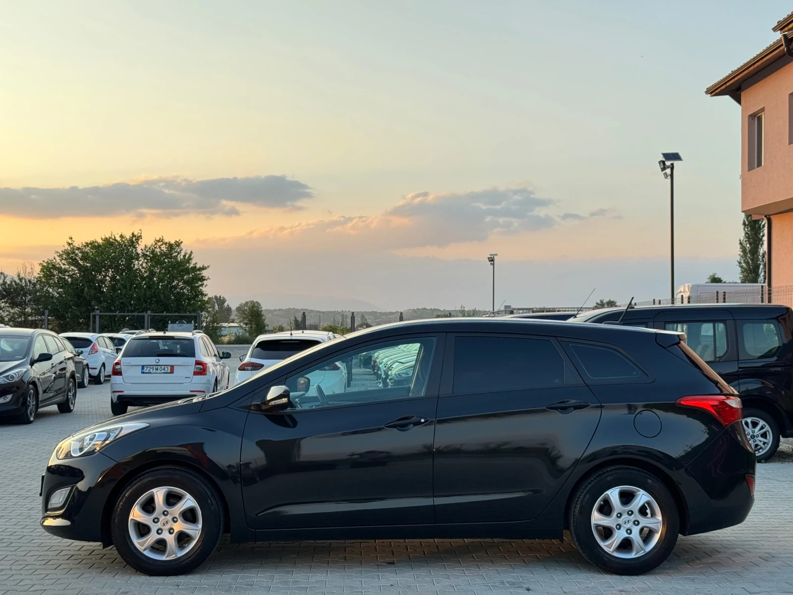 Hyundai I30 CAMERA NAVI EURO-6 FULL - изображение 2