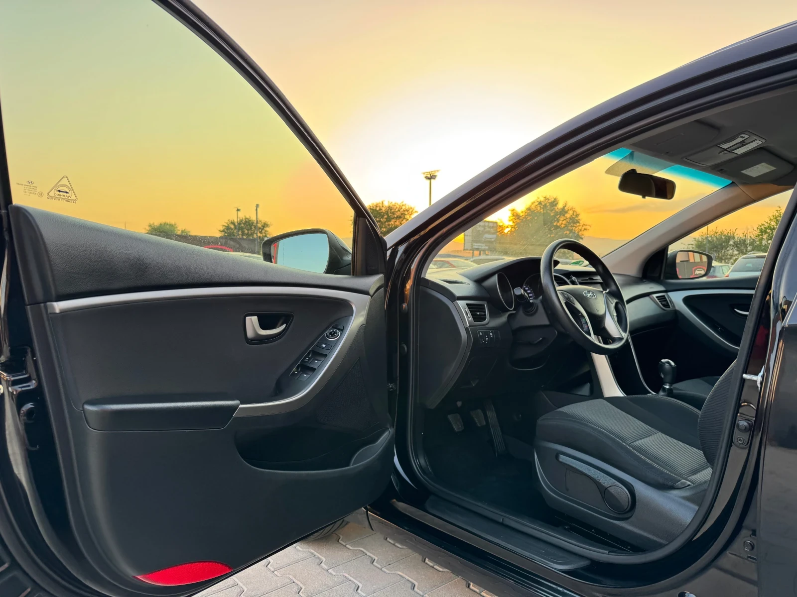 Hyundai I30 CAMERA NAVI EURO-6 FULL - изображение 9