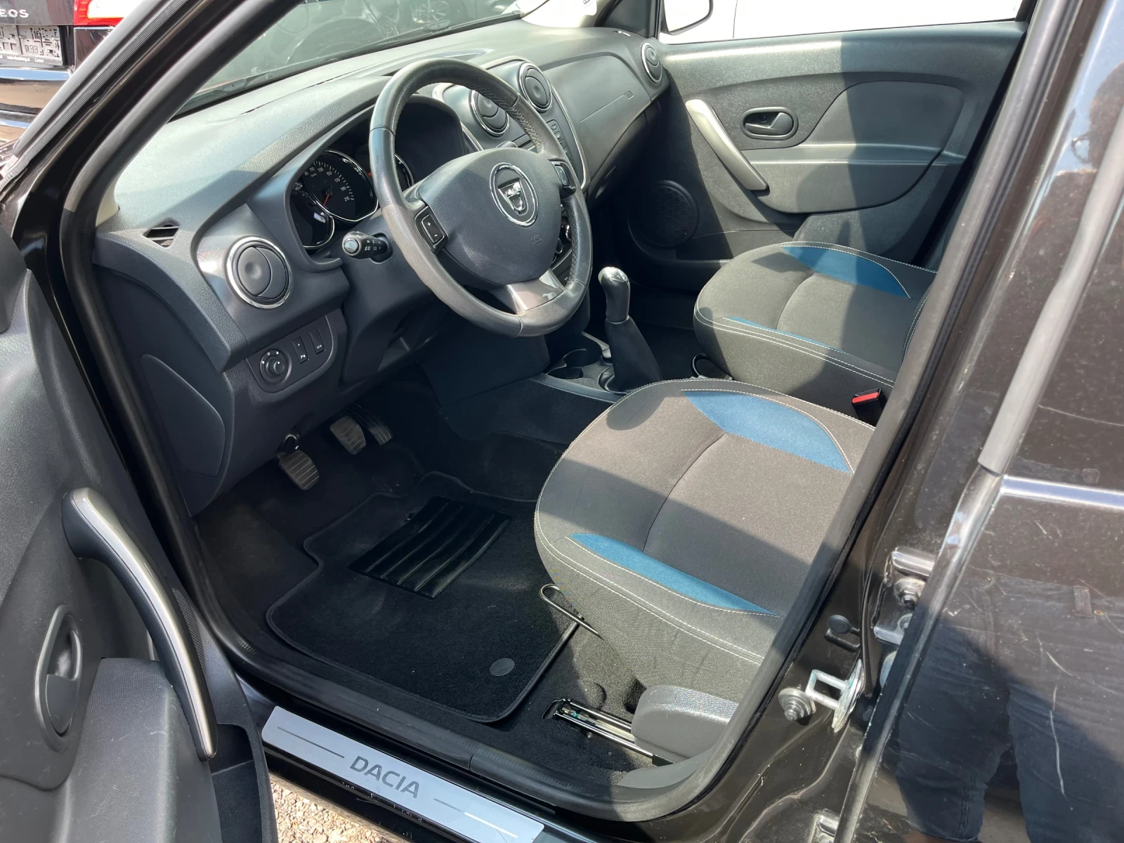Dacia Sandero  - изображение 4