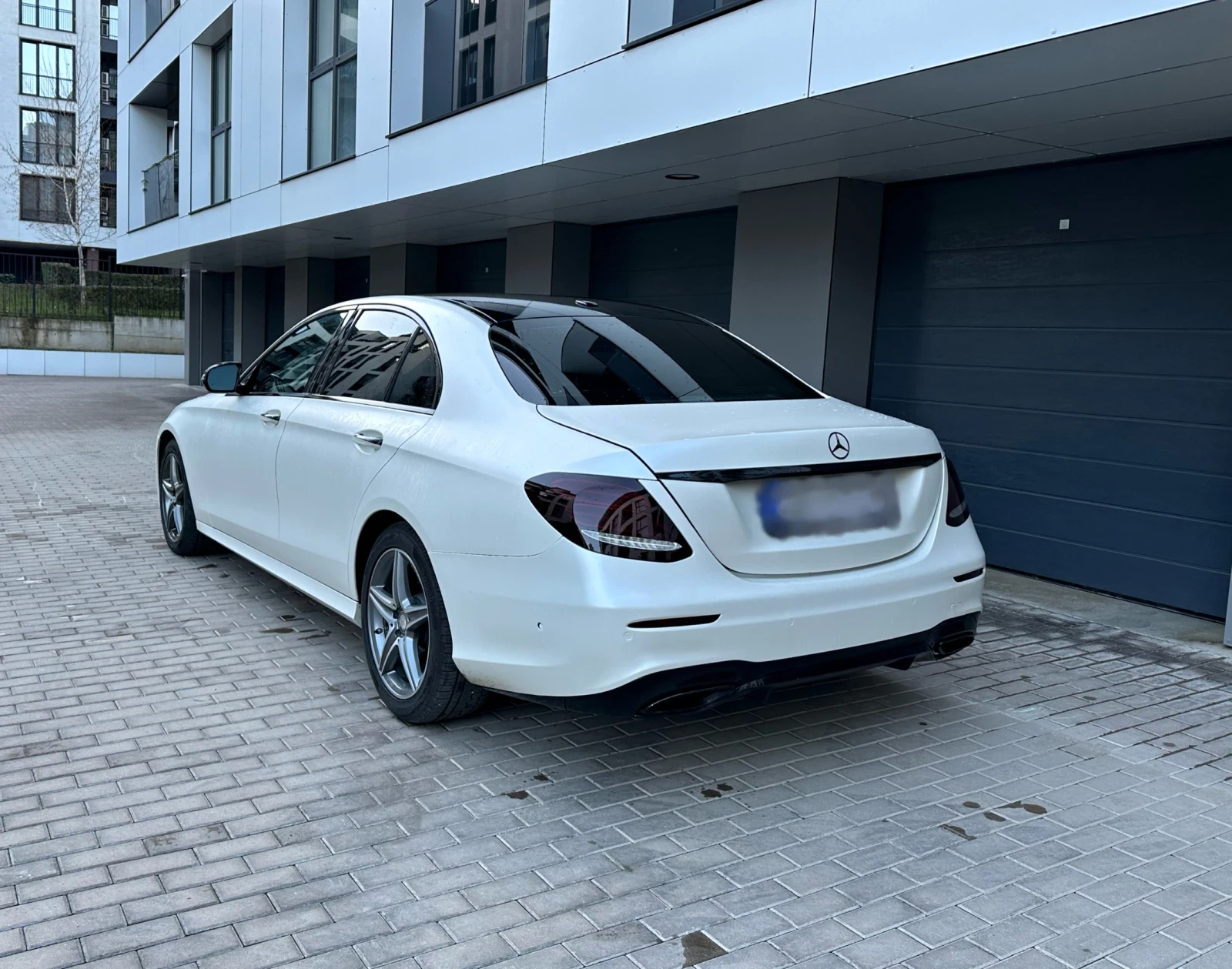 Mercedes-Benz E 300 4 Matic - изображение 3